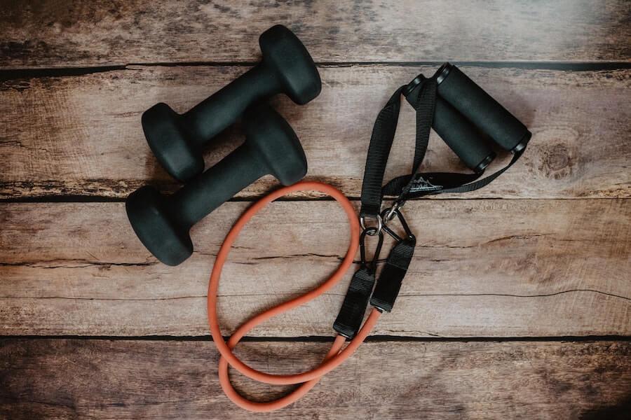 Einfach Kalorien verbrennen: Die 5 besten Trainingsgeräte für zu Hause